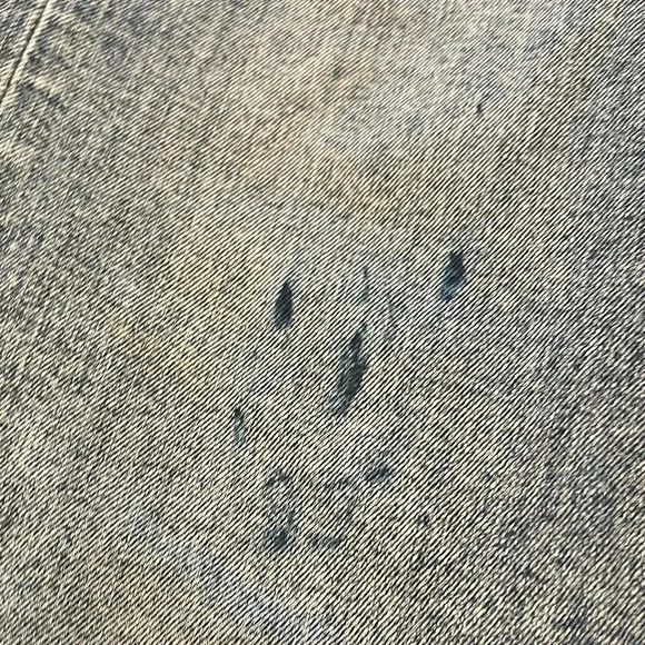 The Levi's Women's Ribcage Straight Ankle jean size 26 with paint stain indigo - Picture 6 of 7